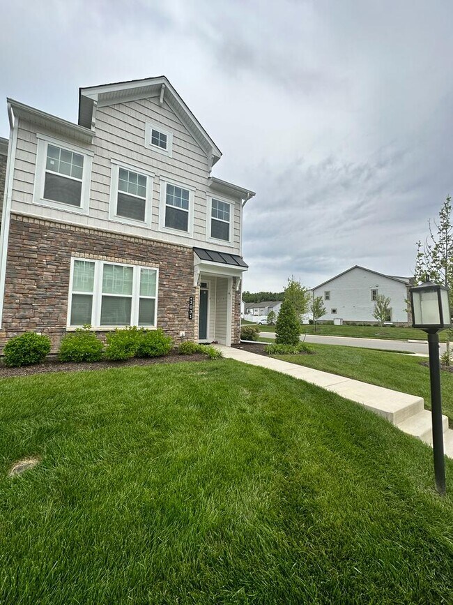 Building Photo - 3031 Farmstead Mill Dr