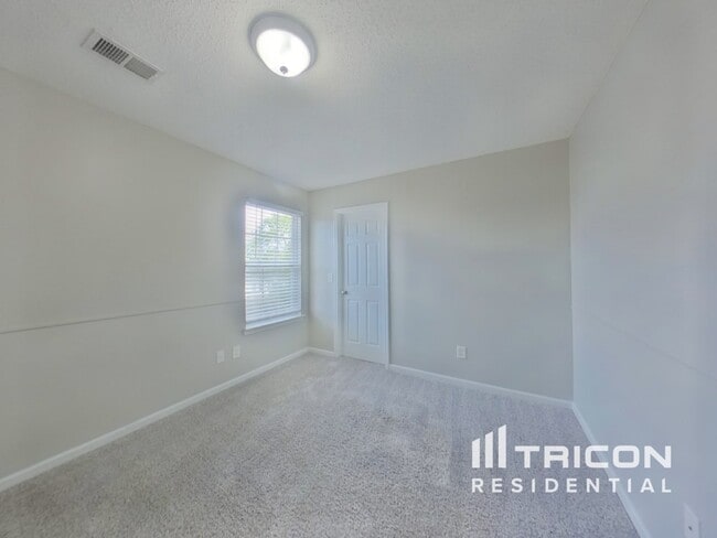Building Photo - 108 Chethan Cir
