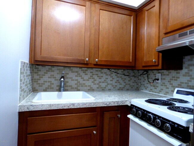 Building Photo - 2960 Remington St