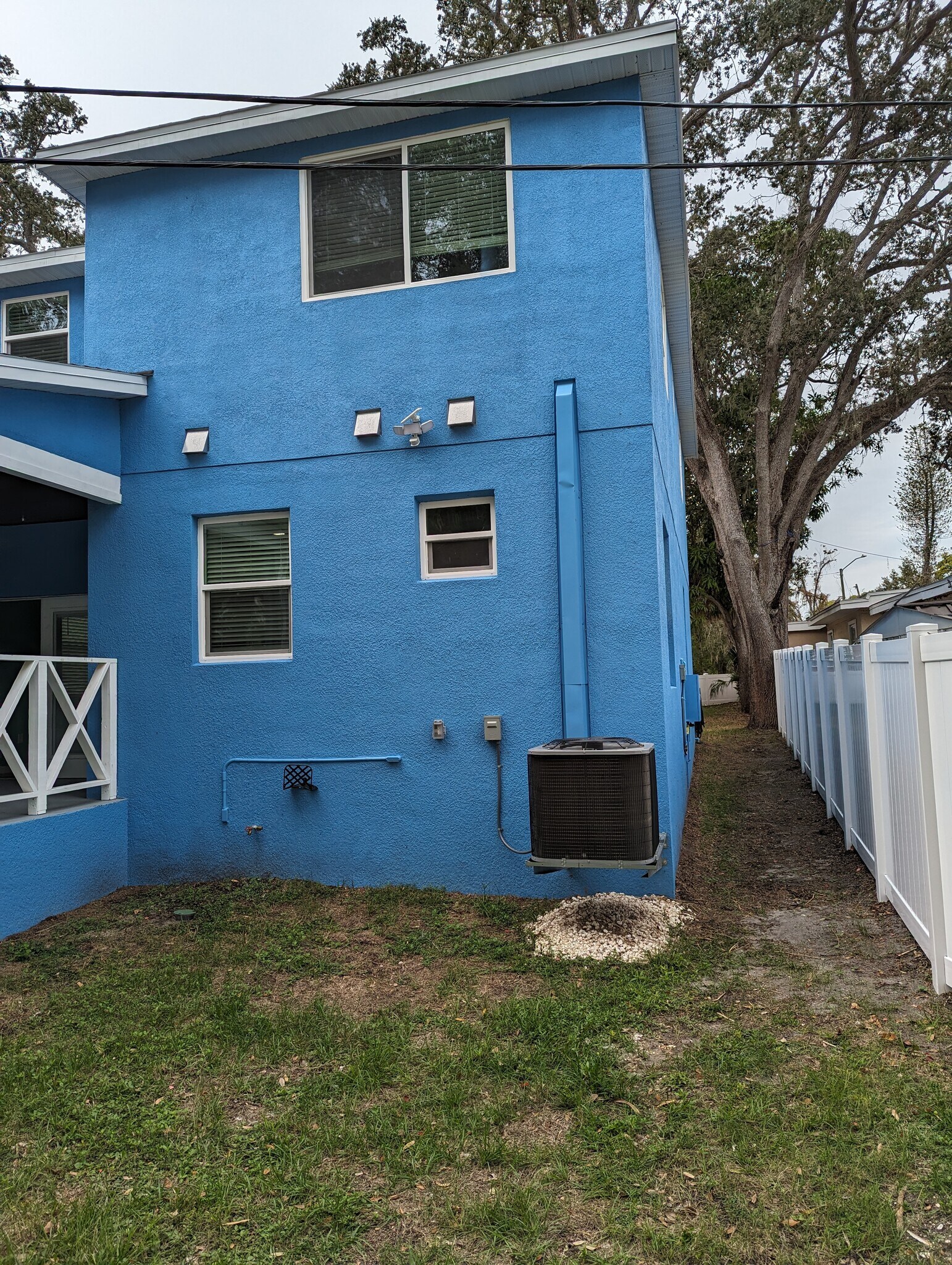 Building Photo - 2010 Seminole Blvd S