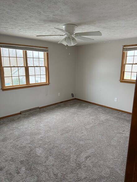 Building Photo - 114 Hillcrest Acres