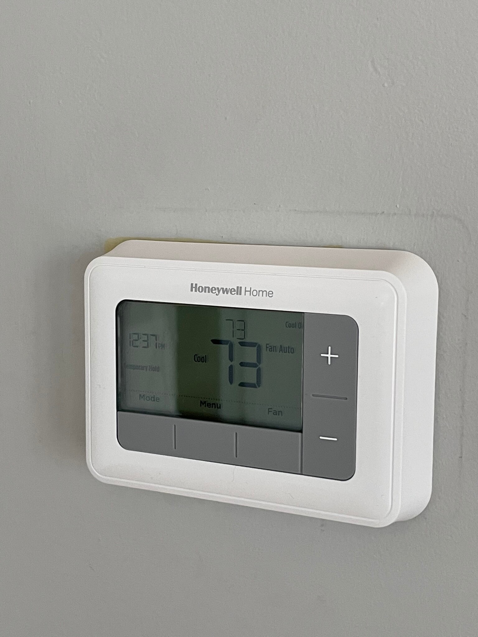 Programmable thermostat - 36 Gerald Rd