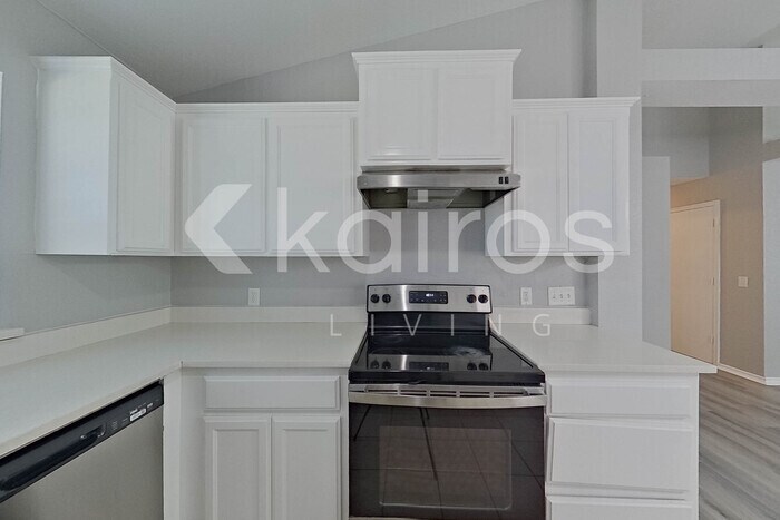 Building Photo - 2720 Edgemere Dr