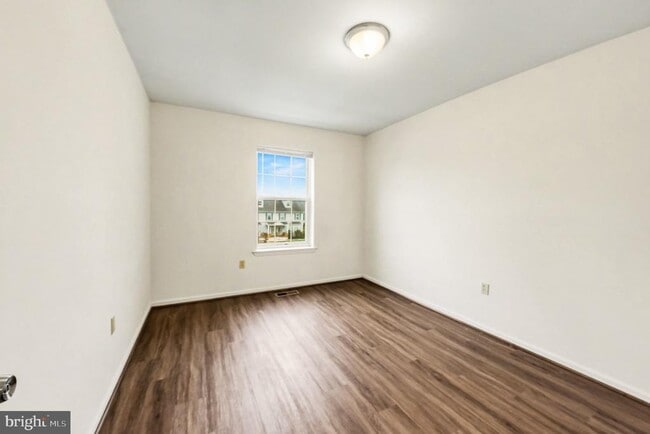 Building Photo - 1802 Harrison Ct