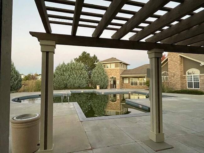 Building Photo - 2800 Blue Sky Cir