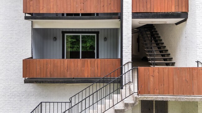 Exterior 1 - Donovan Place Apartments