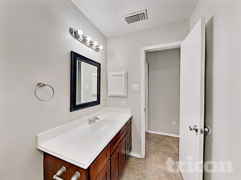 Building Photo - 11451 Stoughton Dr