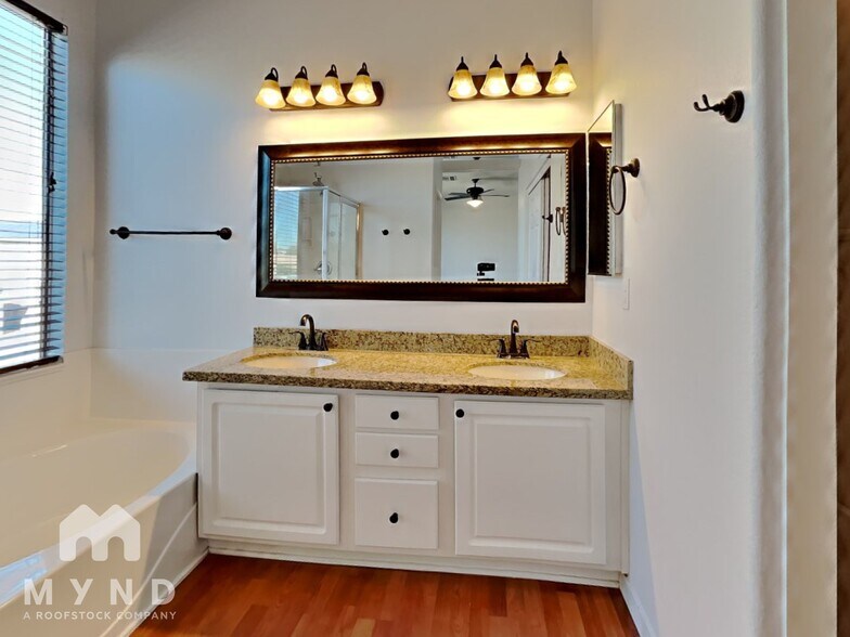 Building Photo - 22032 N 33rd Dr