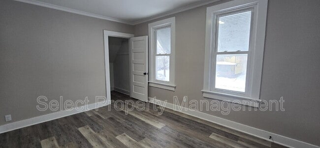 Building Photo - 724 Kinnaird Ave