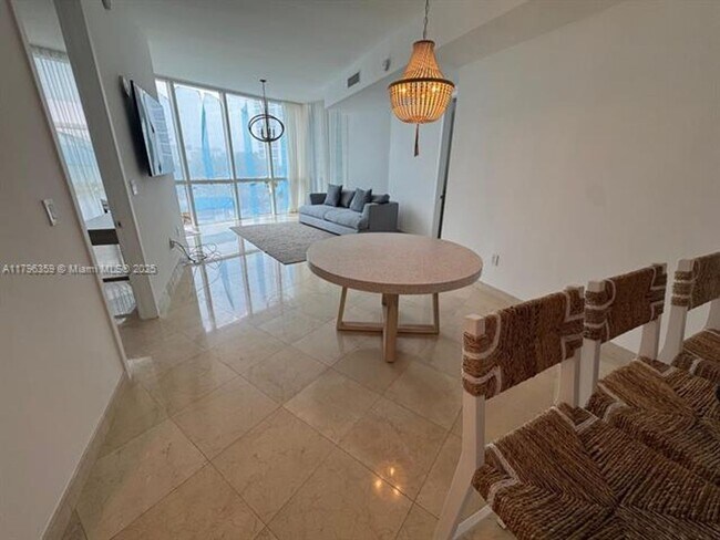 Building Photo - 18101 Collins Ave