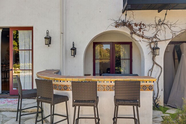 Building Photo - 1809 Palos Verdes Dr W