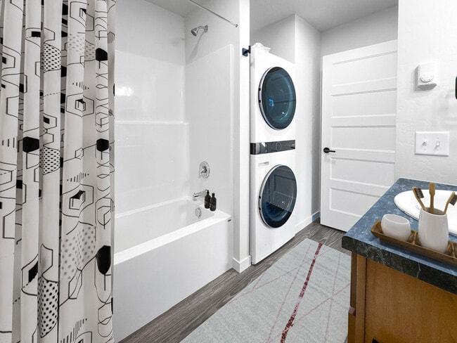 Building Photo - 735 Grant St