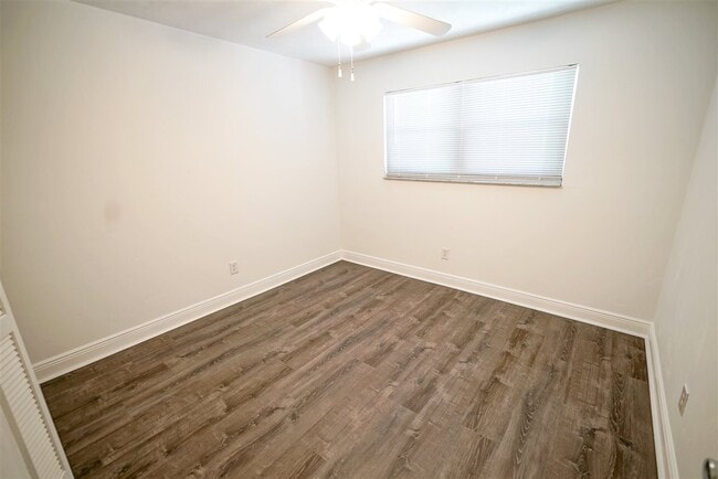 Building Photo - 1502 Pullen Rd