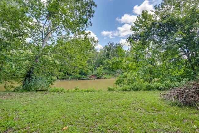 Building Photo - 8182 Riverview Dr