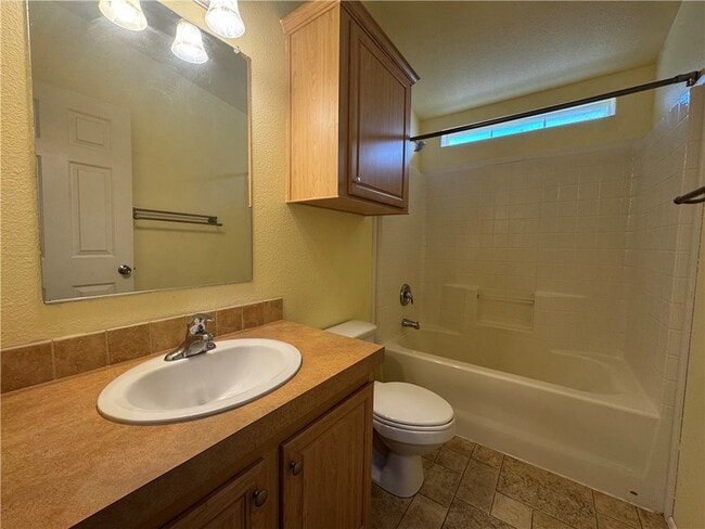 Building Photo - 10044 Kent Rd