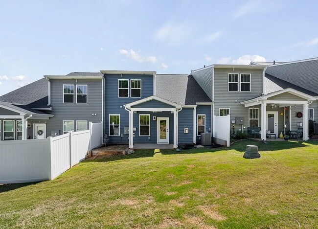 Building Photo - 208 Rosecroft Dr