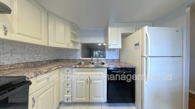 Building Photo - 1433 S Belcher Rd