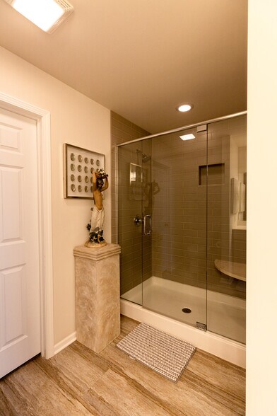 Primary shower - 10941 Elkhart Pl