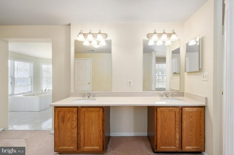 Building Photo - 2725 Oldewood Dr