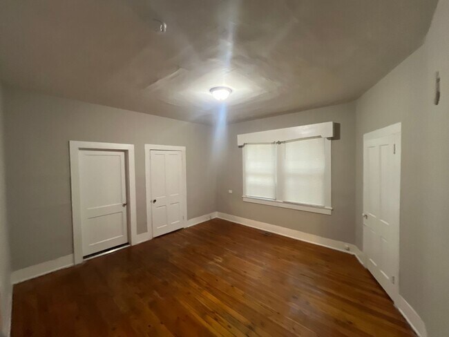 Building Photo - 2 Bedrooms, 1 Bathroom - House in South Rome!