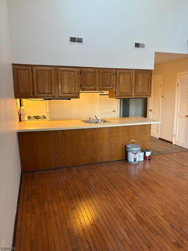 Building Photo - 2 Falkenstein Dr