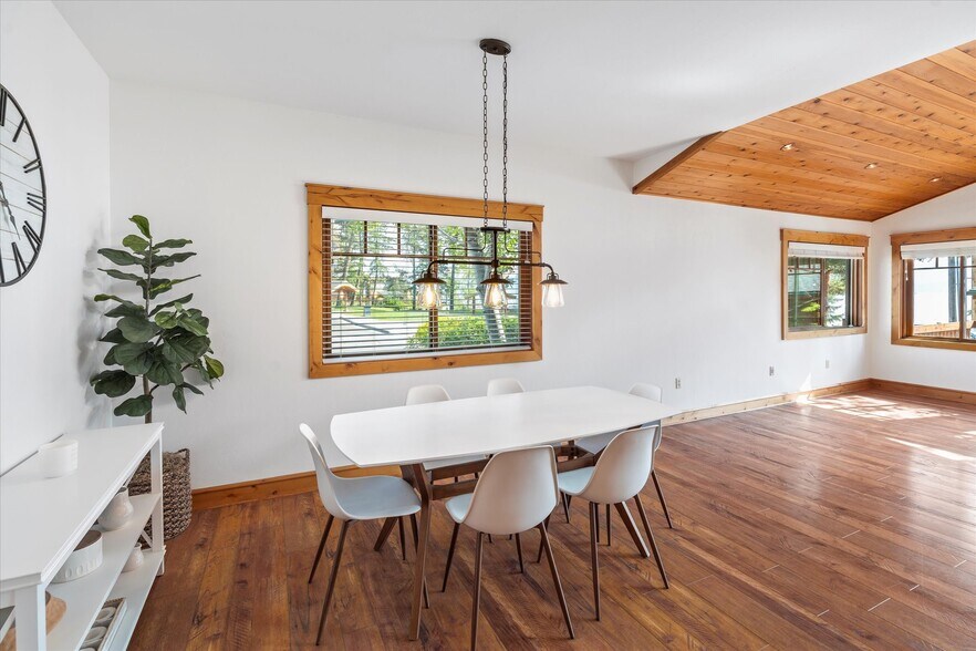 Dining Room - 150 Adams St