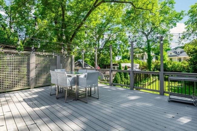 Building Photo - 242 Haralson Ave NE