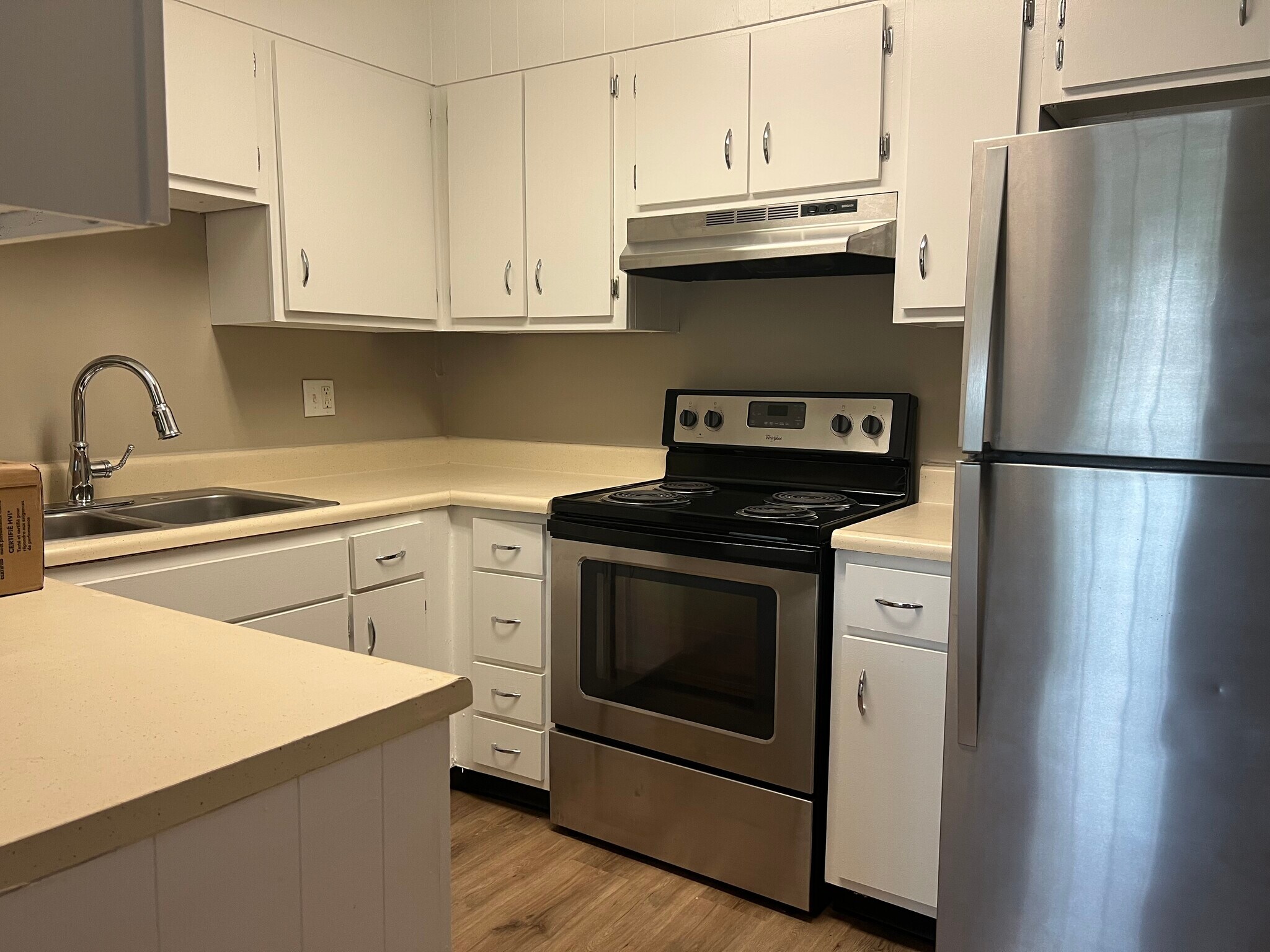 Kitchen - 900 Mountain Creek Rd