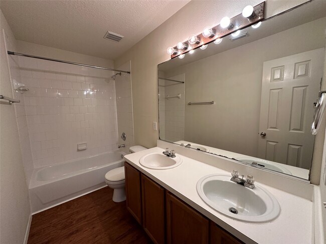 Building Photo - 14915 Sugar Sands Dr