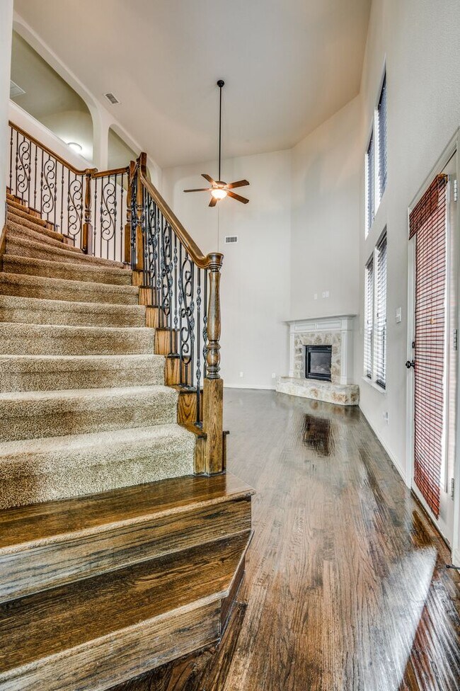 Building Photo - Luxurious 4BR/3BA Home in Grand Prairie – ...