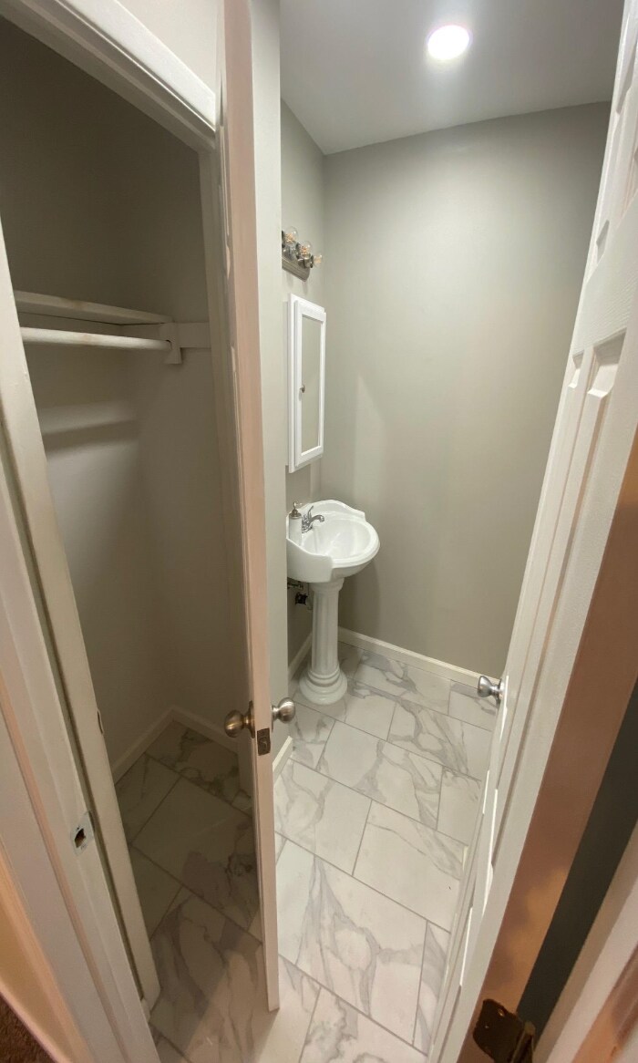 Building Photo - 268 Browns Rd