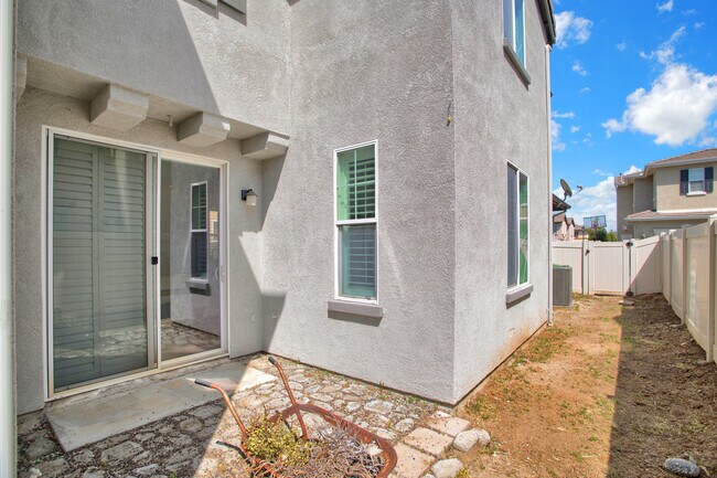 Building Photo - 35717 Filaree Ln