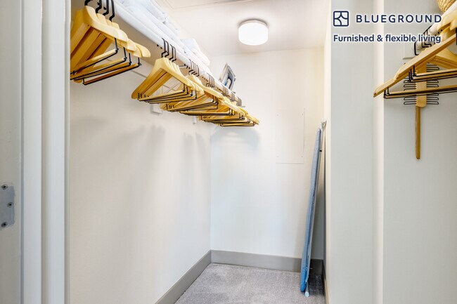 Building Photo - 13935 Tahiti Way