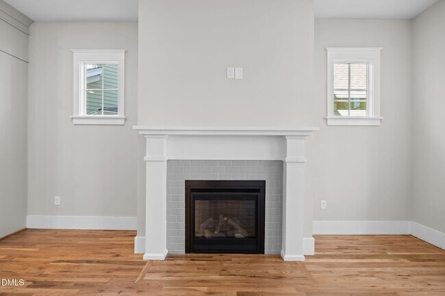 Building Photo - 916 Noisette Ct