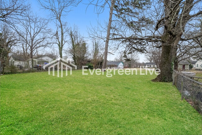 Building Photo - 222 Charles Ave