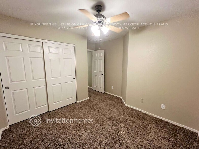 Building Photo - 4715 E Laurel Ave