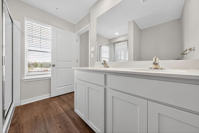 Building Photo - 15006 General Lafayette Blvd