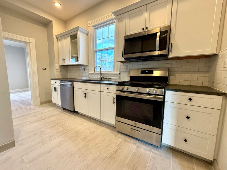 Building Photo - 511 Spottswood St