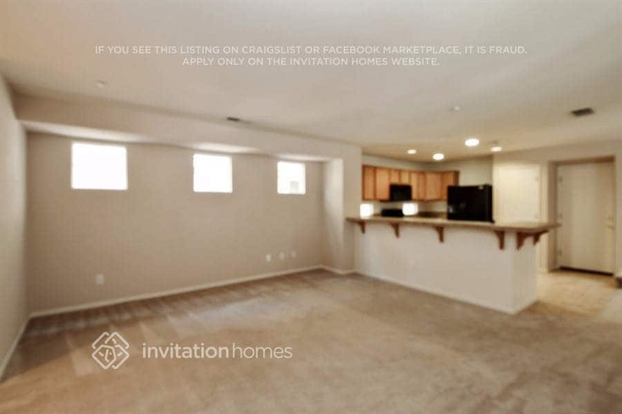 Building Photo - 73 Roadrunner St