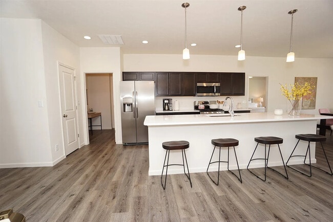 Building Photo - 2922 Poinciana Dr