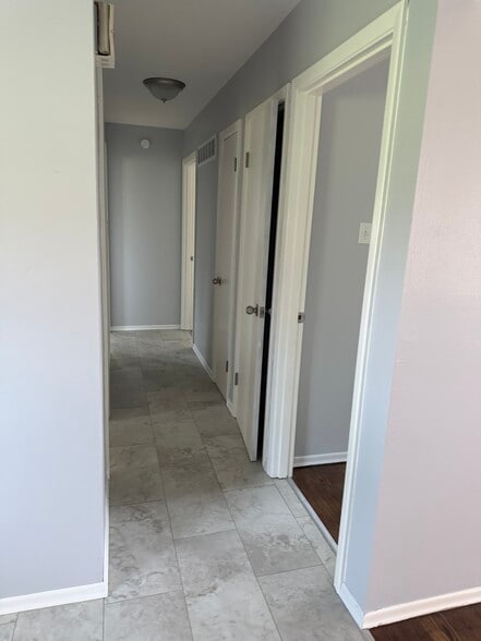 Building Photo - 118 Connie Dr