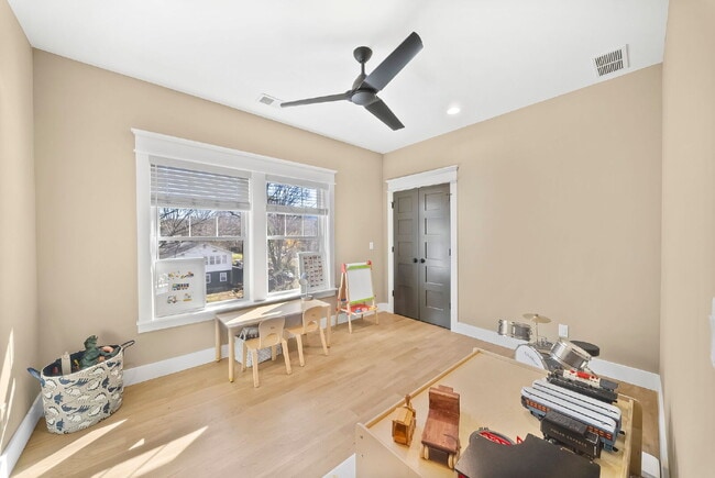 Building Photo - Fully Furnished | Asheville Area