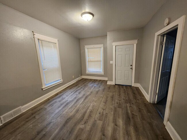 Building Photo - 2012 S 36th St