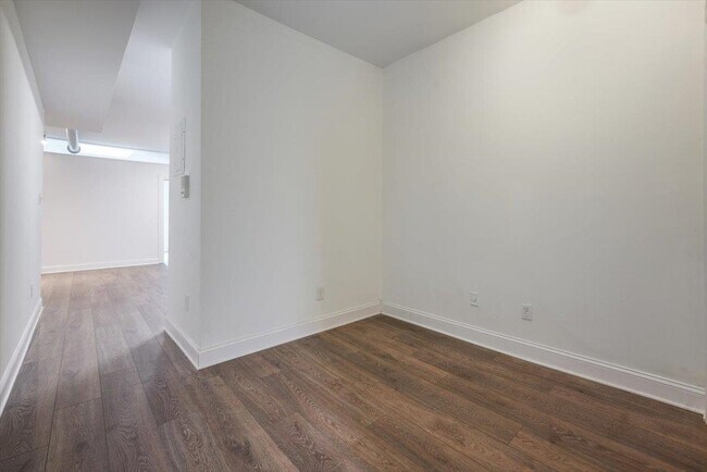 Building Photo - 157 14th St