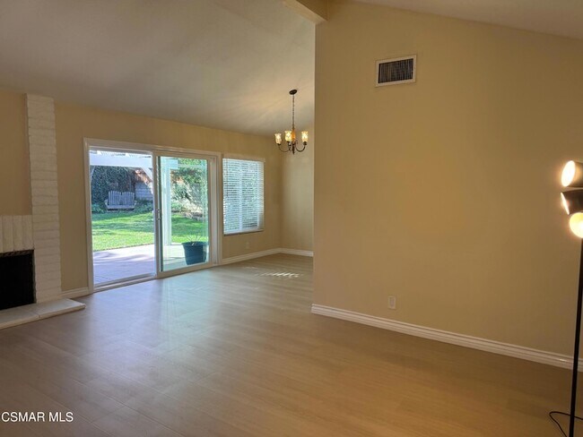 Building Photo - 846 Lindawood St