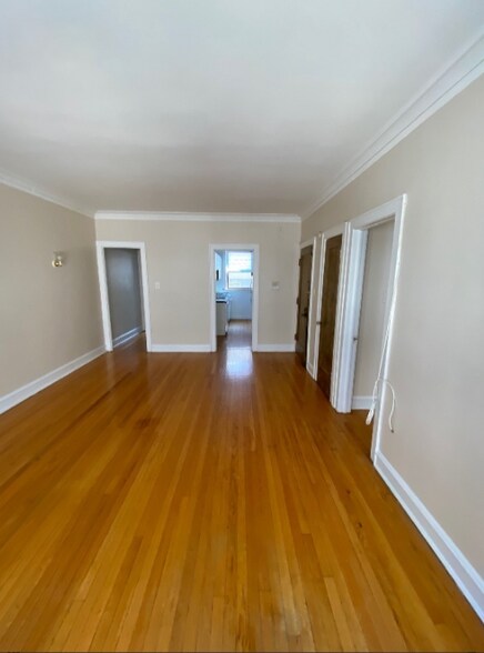 Building Photo - 4519 N Paulina St