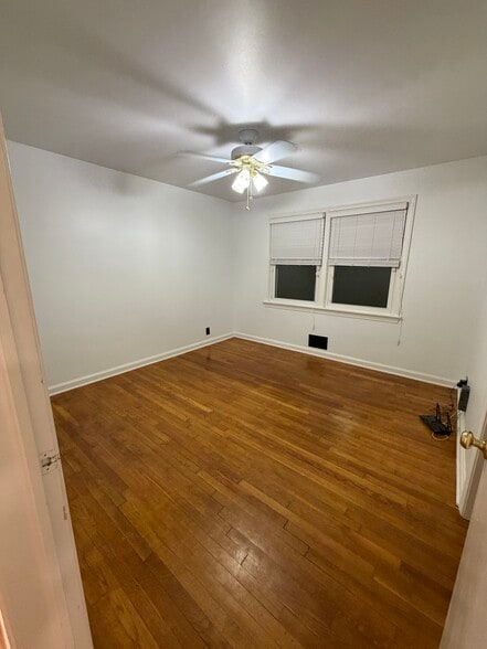 Building Photo - 161 Blades St