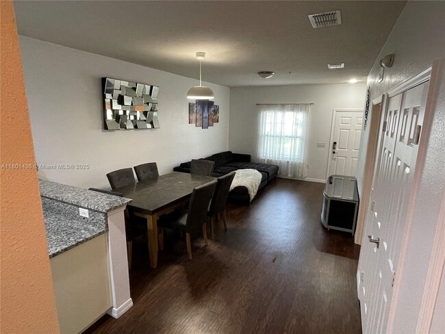 Building Photo - 3202 Cupid Pl