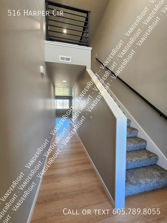 Building Photo - 516 Harper Cir