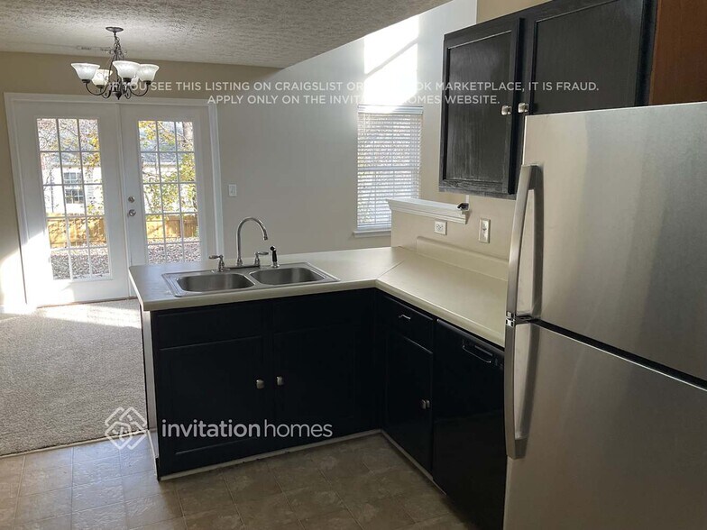 Building Photo - 314 Pieris Dr